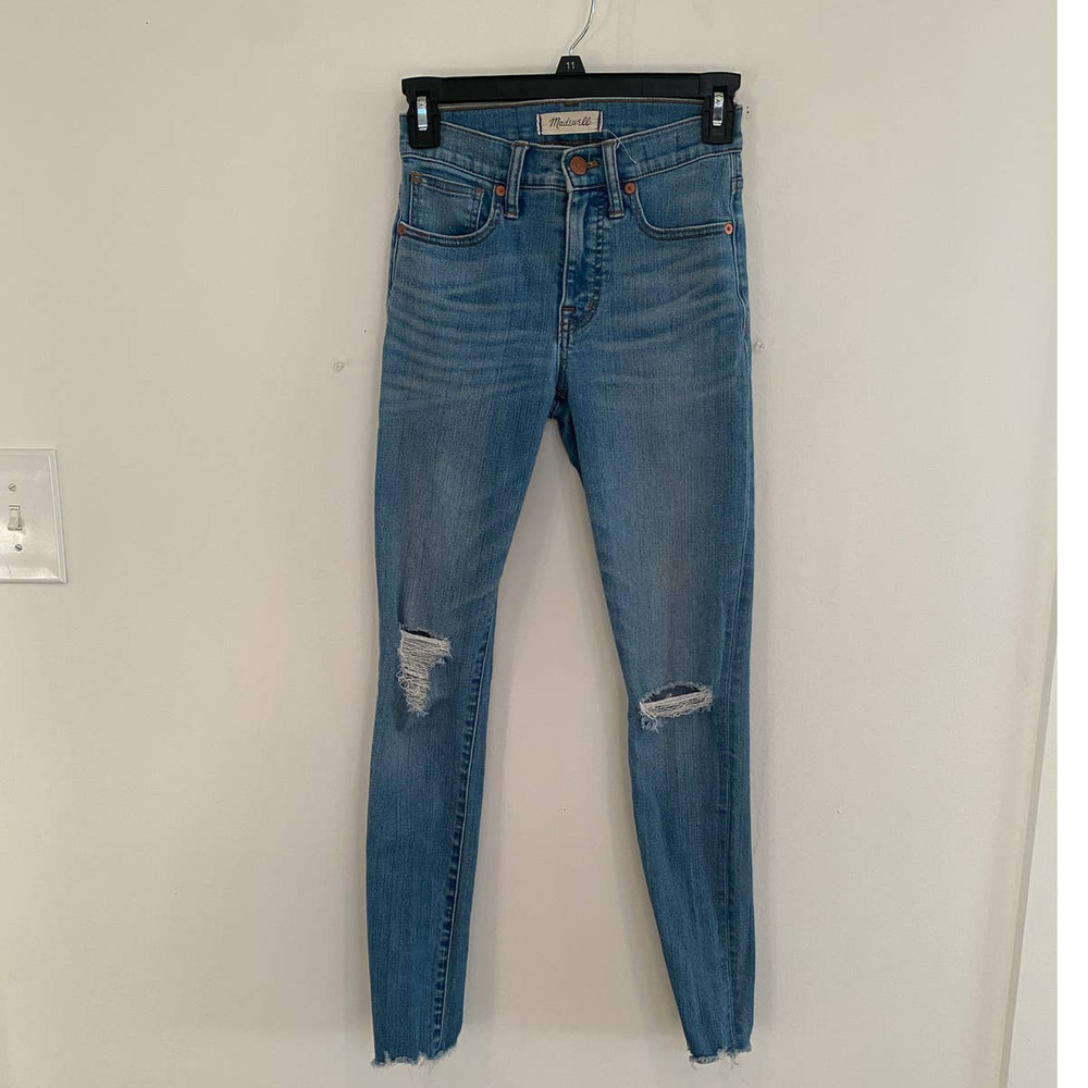 Madewell 9 in High rise torn knees - Picture 2 of 10